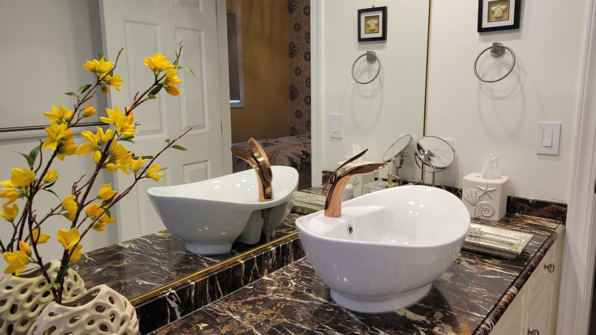 Lakeview Oasis Bed And Breakfast West Kelowna Esterno foto