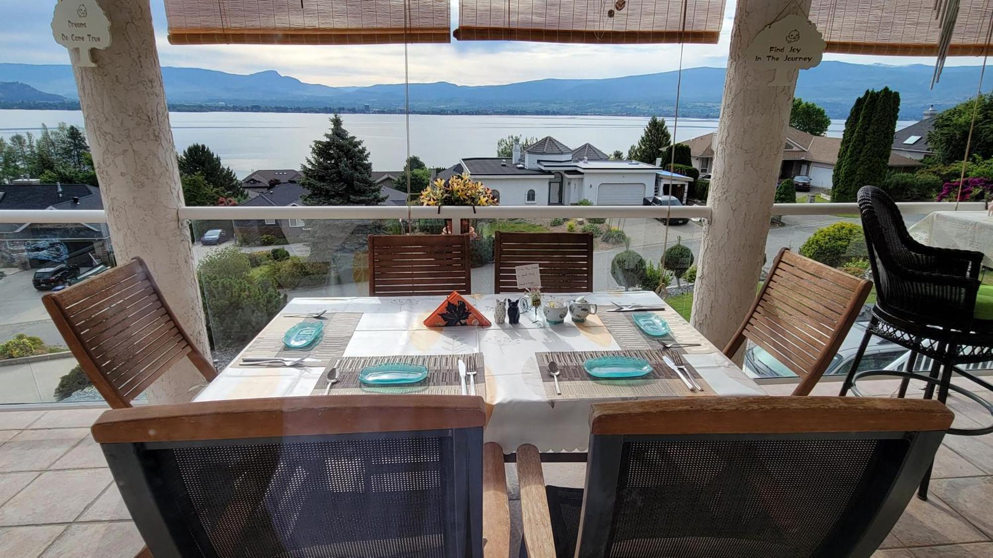 Lakeview Oasis Bed And Breakfast West Kelowna Esterno foto