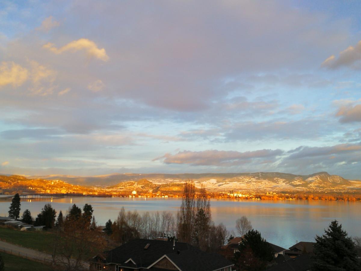 Lakeview Oasis Bed And Breakfast West Kelowna Esterno foto