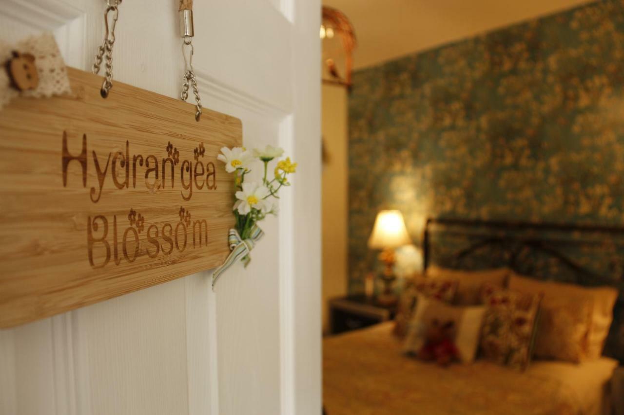 Lakeview Oasis Bed And Breakfast West Kelowna Esterno foto