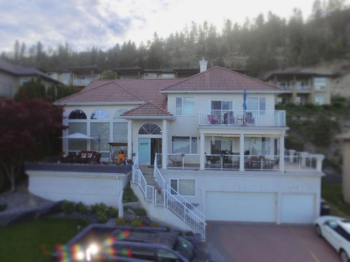 Lakeview Oasis Bed And Breakfast West Kelowna Esterno foto